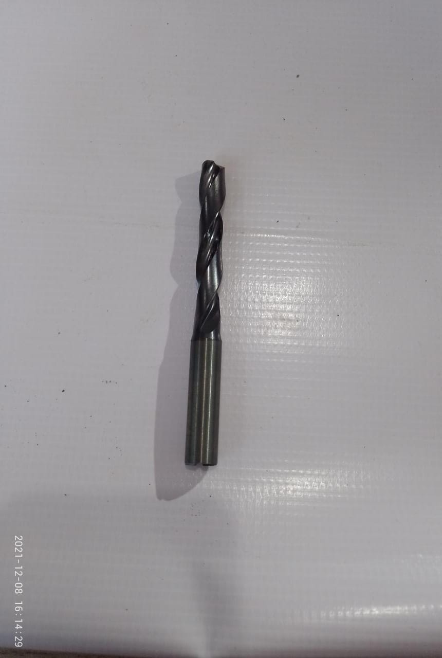BG0134-broca_de_carburo_kennametal_b225a10716hp_