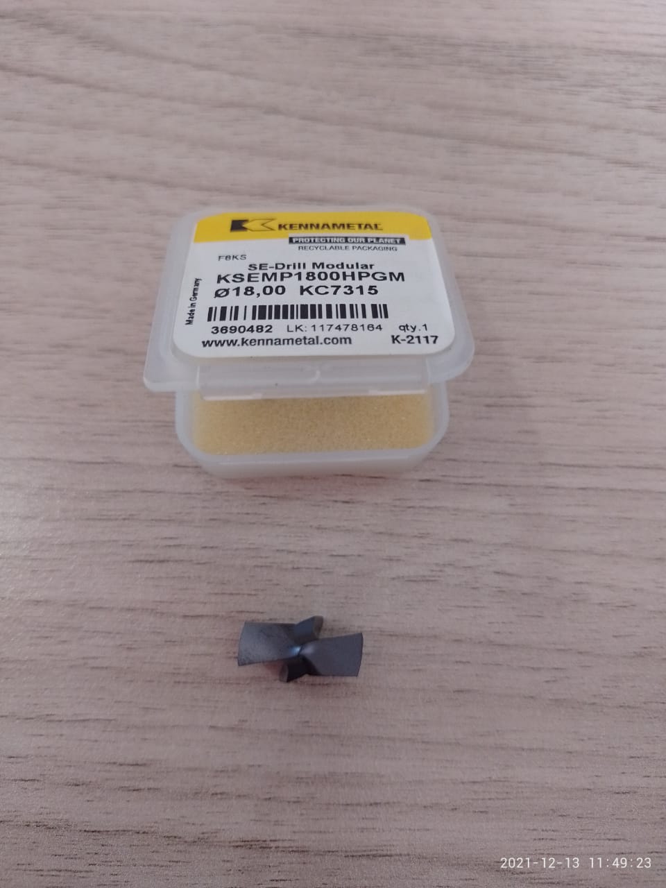 BG0174-placas_de_corte_planas_con_ranura_para_virutas_ksemp1800hpgm_kc7315_marca_kennametal_